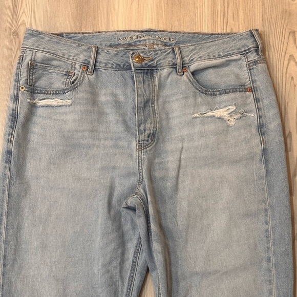 American Eagle Distressed Straight Leg Jean - Picture 8 of 8